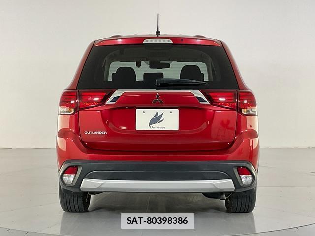 Mitsubishi OUTLANDER 2015-12 7936641-5