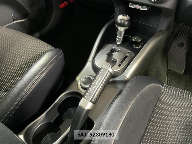 Mitsubishi OUTLANDER 2011-10 7936644-17