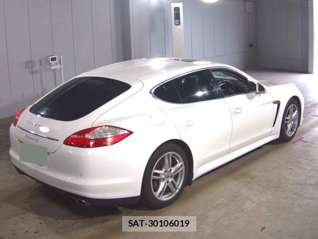 Porsche PANAMERA 2010-04 7936472-1
