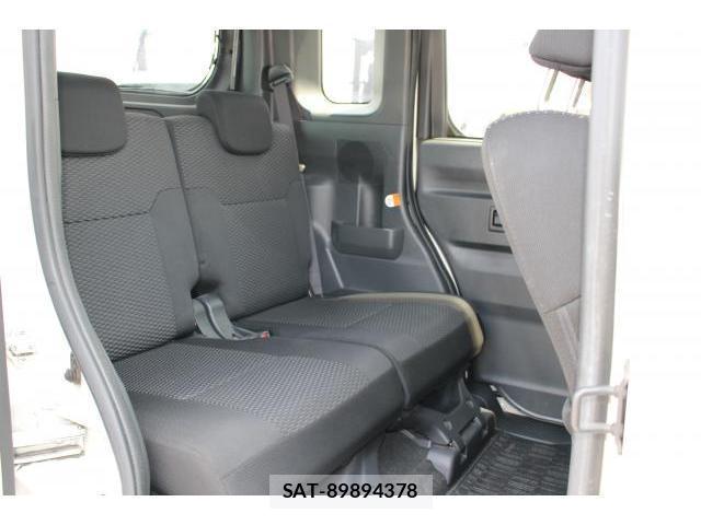 Toyota Pixis Mega 2018-09 7934375-10