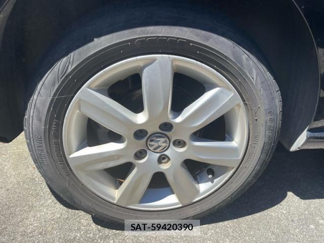 VolksWagen POLO 2012-03 7934641-12