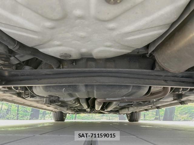 Toyota PORTE 2011-09 7934330-18
