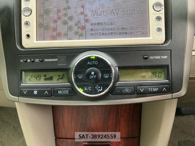 Toyota PREMIO 2010-05 7936730-17