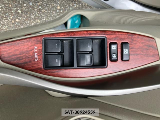 Toyota PREMIO 2010-05 7936730-9