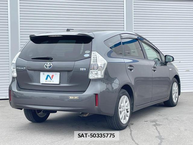 Toyota PRIUS ALPHA 2011-09 7935351-16