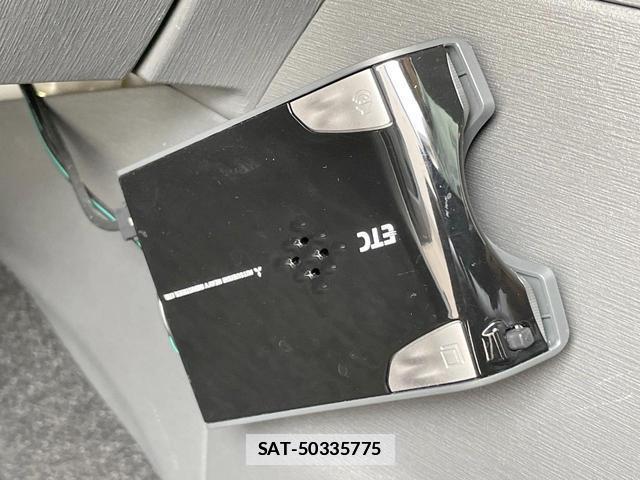 Toyota PRIUS ALPHA 2011-09 7935351-3