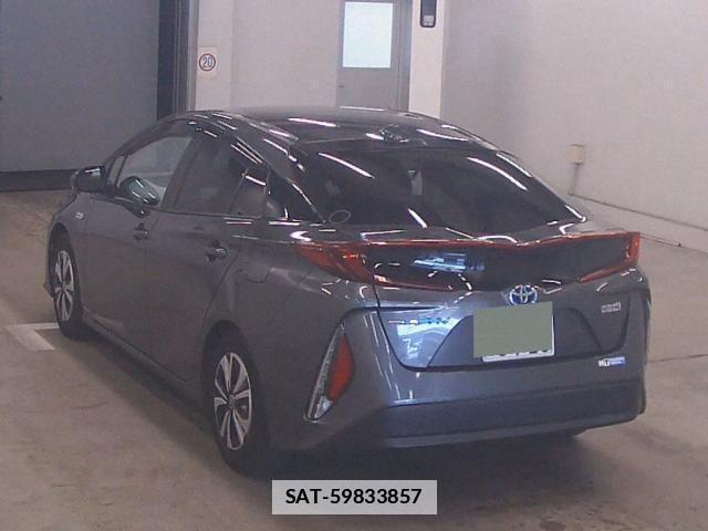 Toyota PRIUS PHV 2017-02 7934960-1
