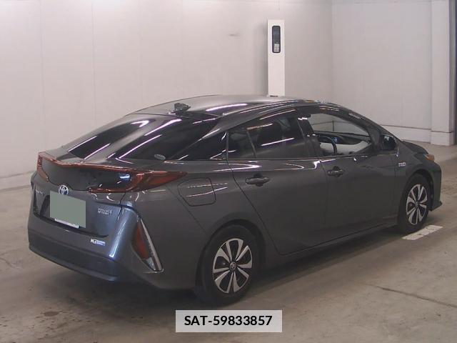 Toyota PRIUS PHV 2017-02 7934960-5