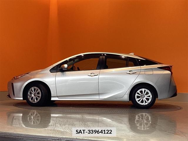 Toyota PRIUS 2021-01 7933796-10