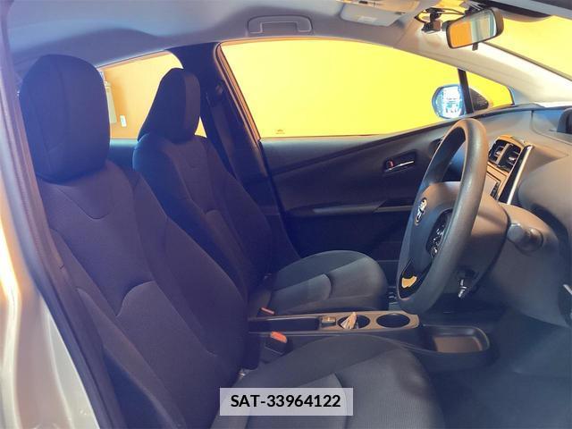 Toyota PRIUS 2021-01 7933796-15