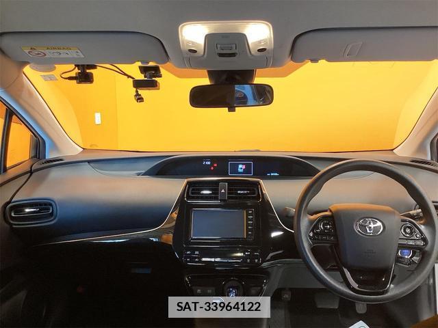 Toyota PRIUS 2021-01 7933796-16