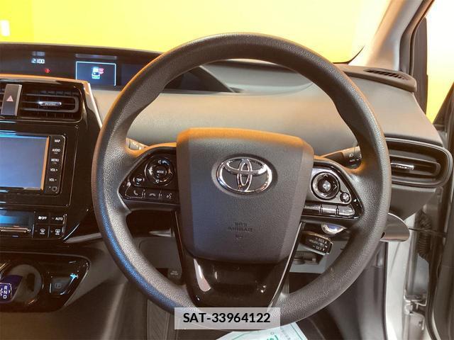 Toyota PRIUS 2021-01 7933796-17