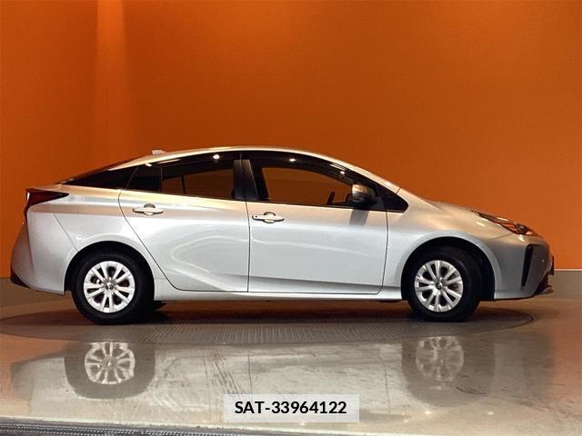 Toyota PRIUS 2021-01 7933796-6