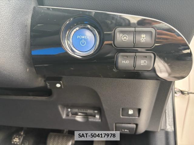 Toyota PRIUS 2017-10 7934005-11
