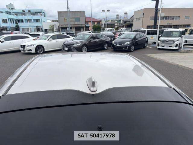 Toyota PRIUS 2017-10 7934005-12
