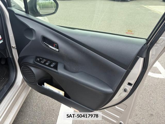 Toyota PRIUS 2017-10 7934005-8