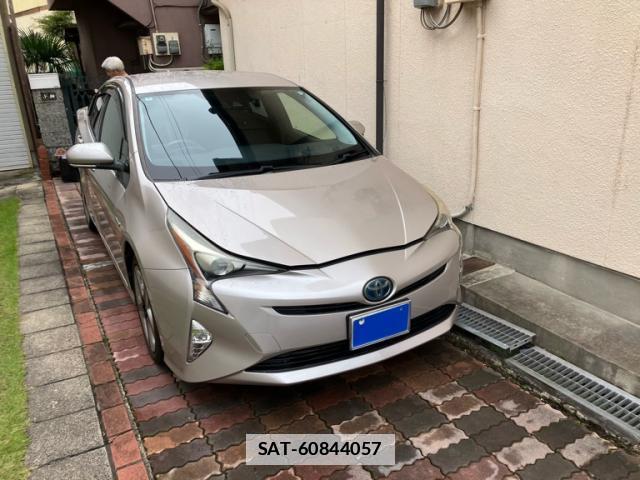 Toyota PRIUS 2016-07 7934008-1