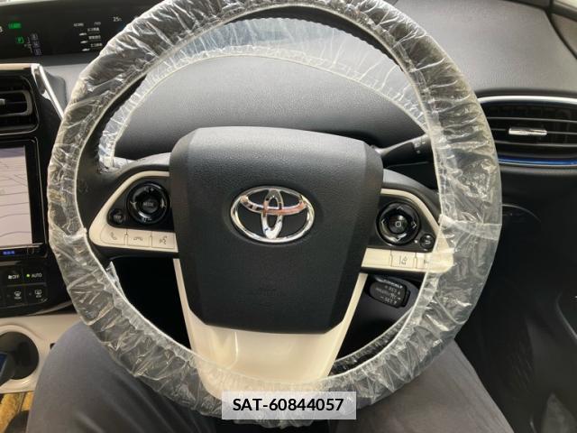 Toyota PRIUS 2016-07 7934008-10