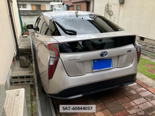 Toyota PRIUS 2016-07 7934008-13