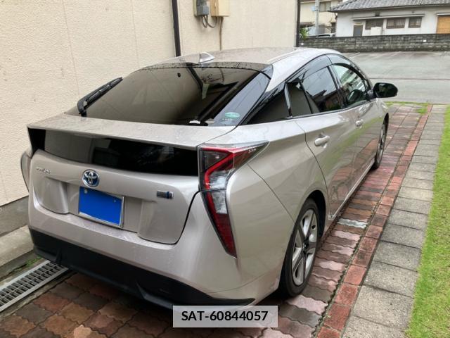 Toyota PRIUS 2016-07 7934008-2