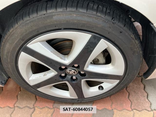 Toyota PRIUS 2016-07 7934008-4