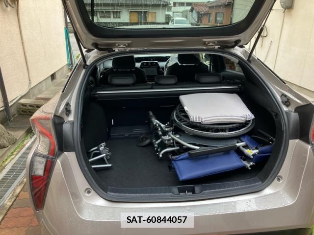 Toyota PRIUS 2016-07 7934008-6