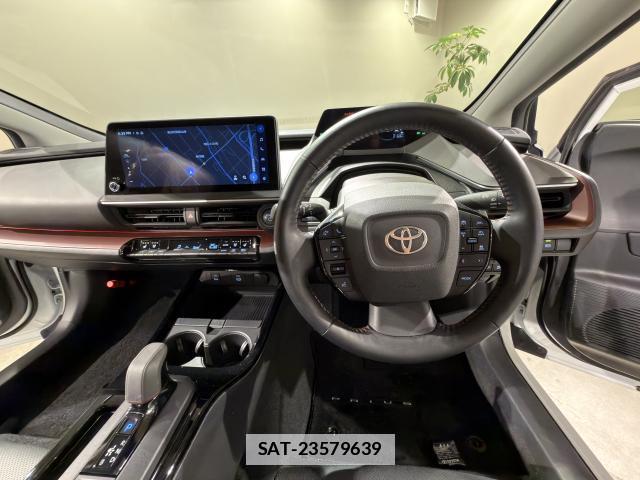 Toyota PRIUS 2023-09 7934018-17