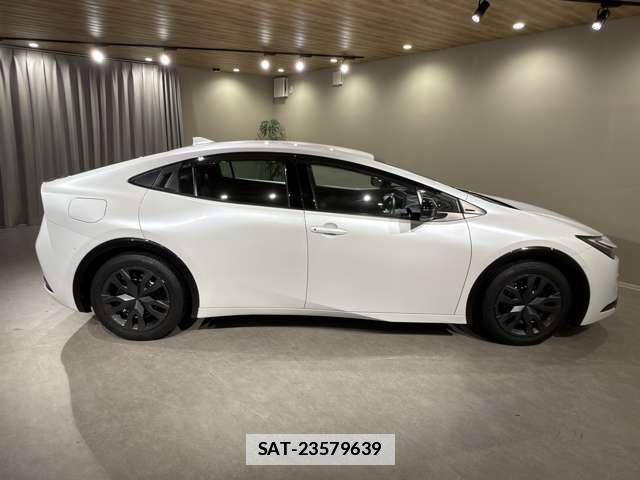 Toyota PRIUS 2023-09 7934018-3
