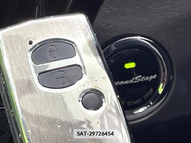 Toyota PRIUS 2014-05 7934511-8