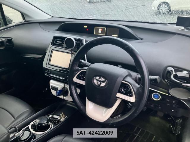 Toyota PRIUS 2017-05 7934777-10