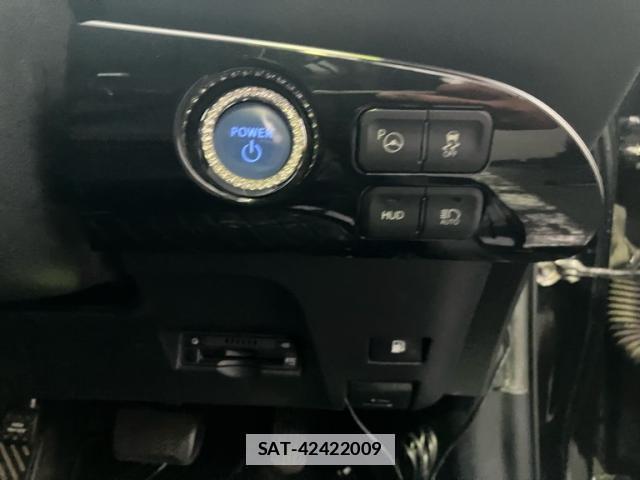 Toyota PRIUS 2017-05 7934777-14