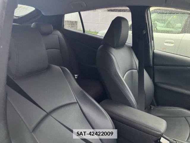 Toyota PRIUS 2017-05 7934777-16