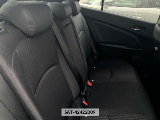 Toyota PRIUS 2017-05 7934777-19