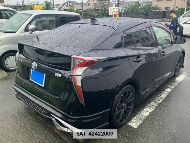 Toyota PRIUS 2017-05 7934777-3