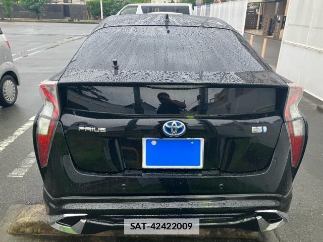 Toyota PRIUS 2017-05 7934777-4
