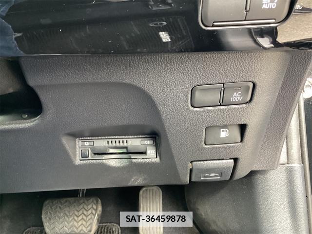 Toyota PRIUS 2022-11 7934821-2