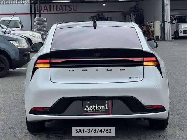 Toyota PRIUS 2023-07 7935033-18