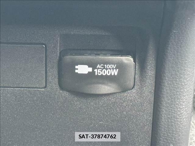 Toyota PRIUS 2023-07 7935033-4
