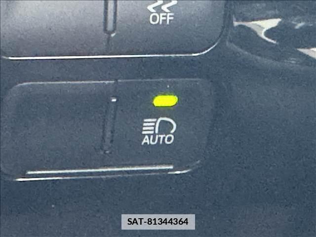 Toyota PRIUS 2019-05 7935037-5