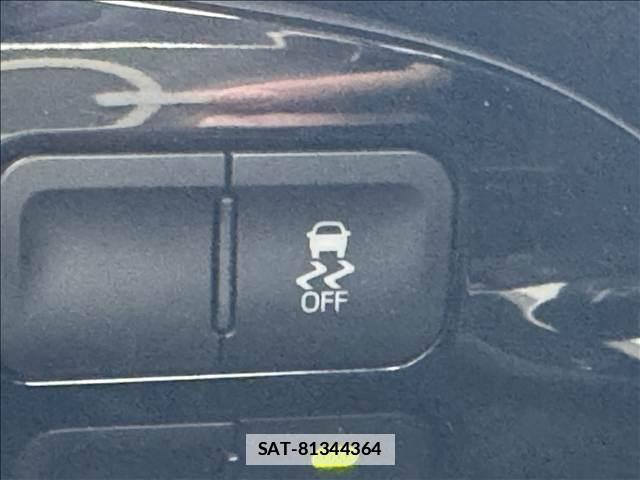 Toyota PRIUS 2019-05 7935037-6