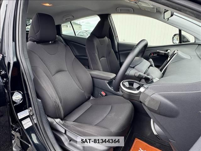 Toyota PRIUS 2019-05 7935037-7