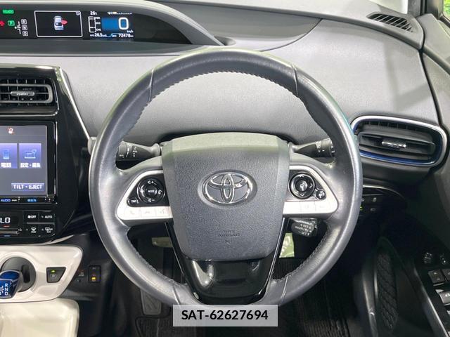 Toyota PRIUS 2017-04 7935235-10