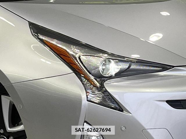 Toyota PRIUS 2017-04 7935235-11