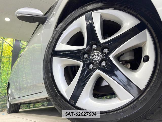 Toyota PRIUS 2017-04 7935235-12