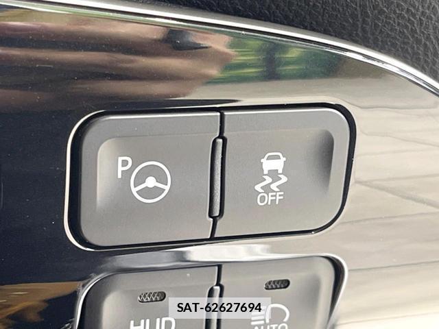 Toyota PRIUS 2017-04 7935235-2