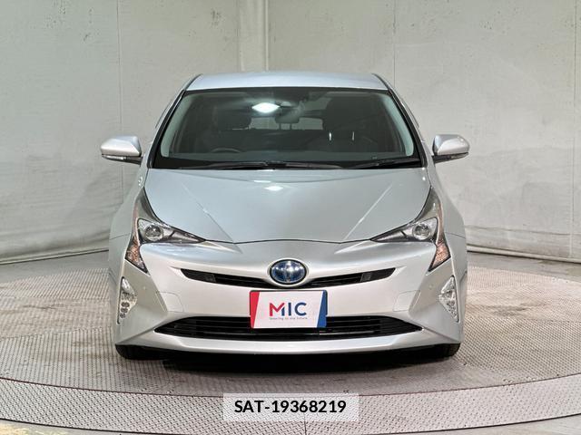 Toyota PRIUS 2017-05 7935629-12