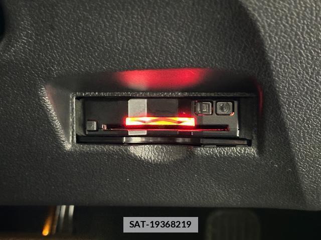 Toyota PRIUS 2017-05 7935629-4