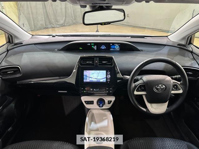 Toyota PRIUS 2017-05 7935629-5