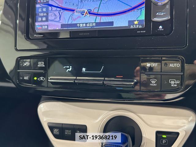 Toyota PRIUS 2017-05 7935629-7