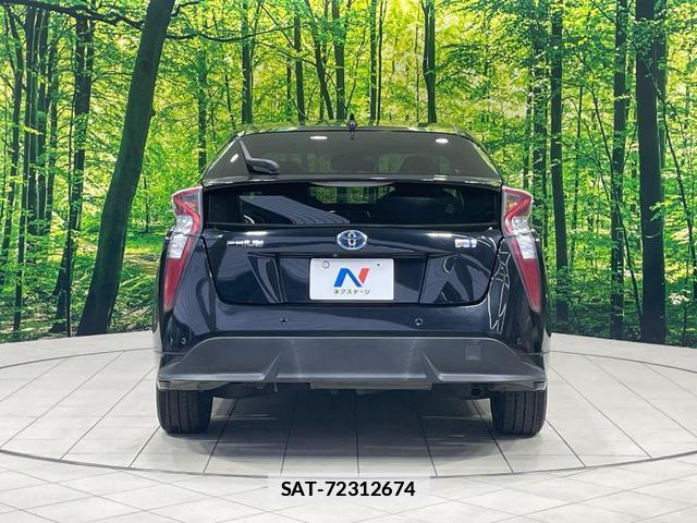 Toyota PRIUS 2016-09 7935943-14
